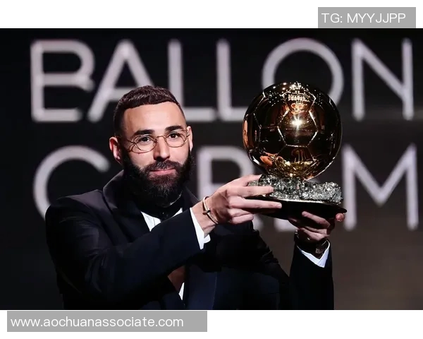 纵览绿茵传奇细数足坛十大巨星辉煌瞬间